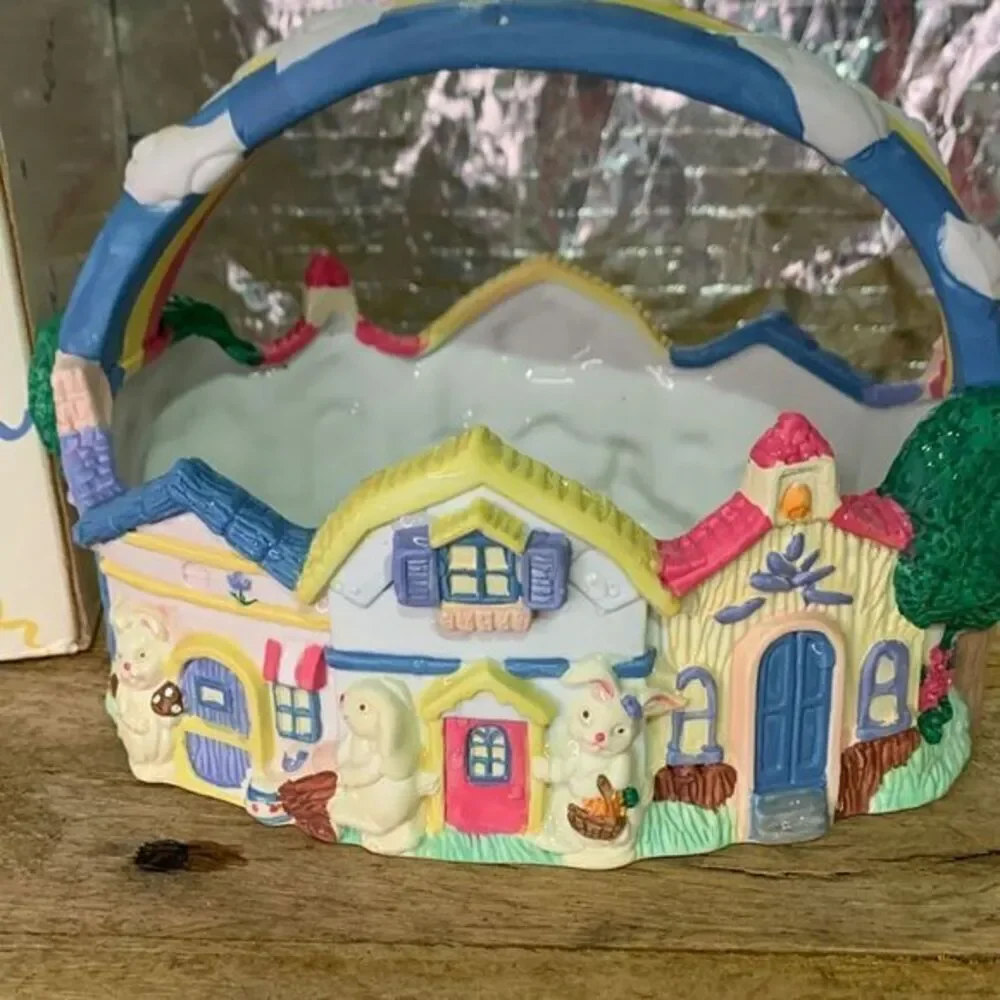‎1995 porcelain Easter house basket   Easter decoration. Vintage